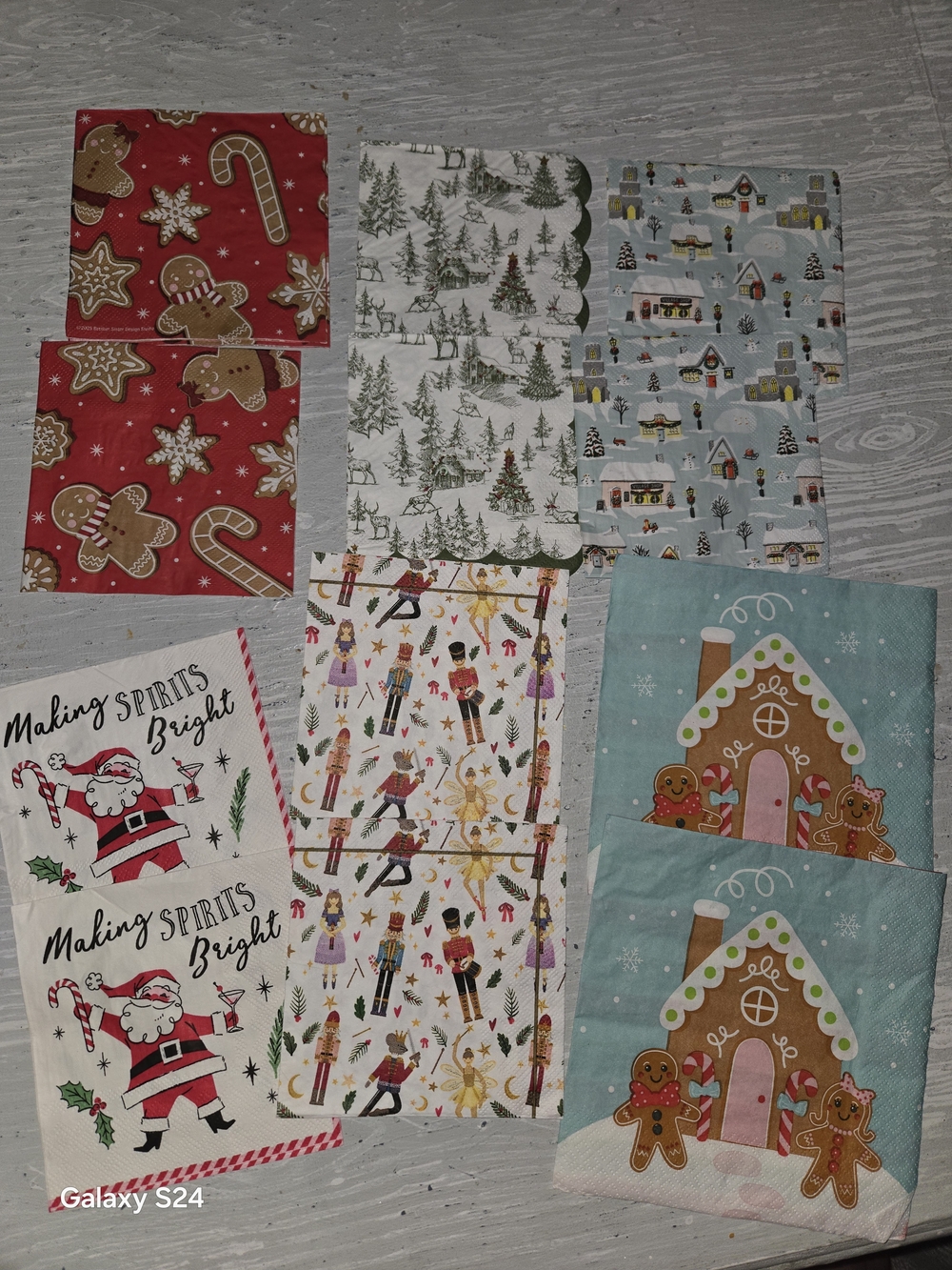 12 Holiday Paper Napkins For Decoupage Christmas